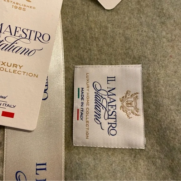 Il Maestro Italiano Luxury Blanket